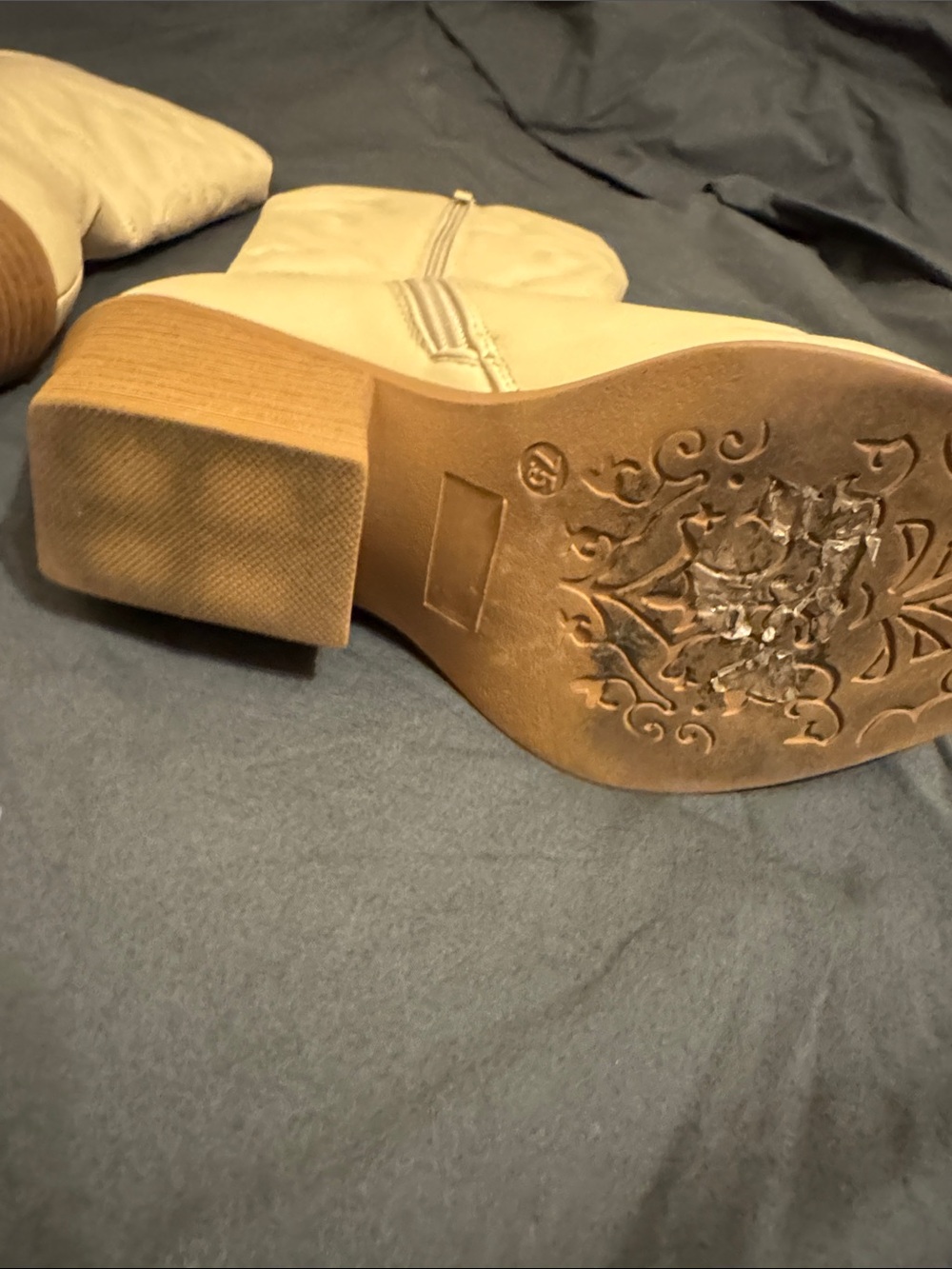 Windsor Cream Western Heeled Pull-On Boots - Picture 5 of 8